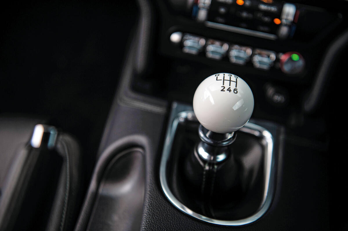 Ford Mustang Bullitt 2018 road test review - gearstick
