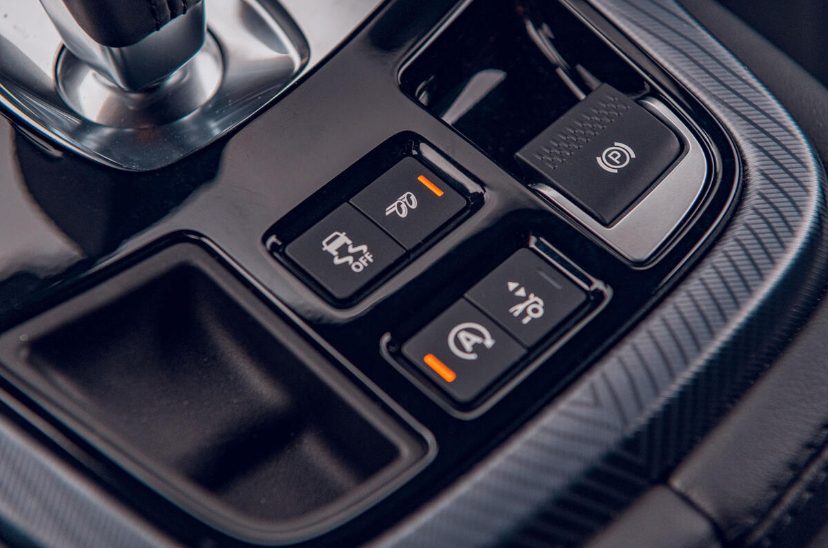 Jaguar F-Type 2020 road test review - exhaust mode Jaguar F-Type 2020 road test review - exhaust mode