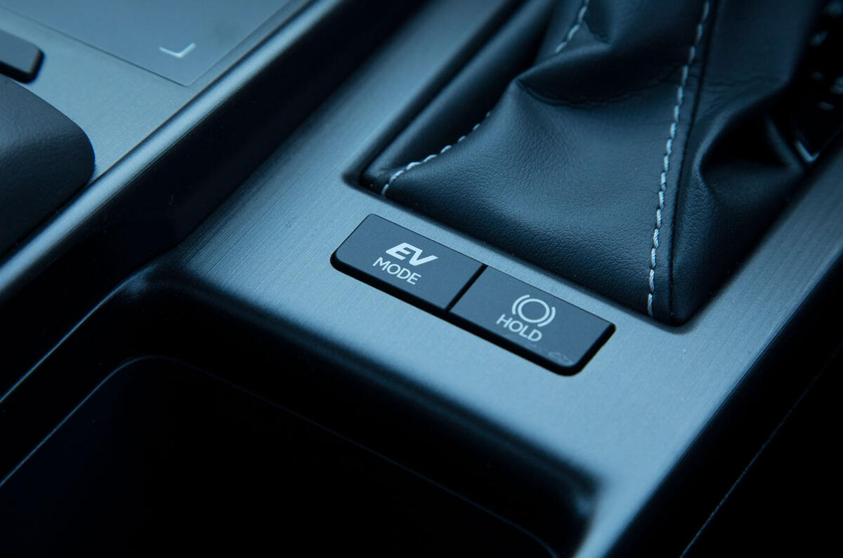 Lexus ES 2019 road test review - EV mode button