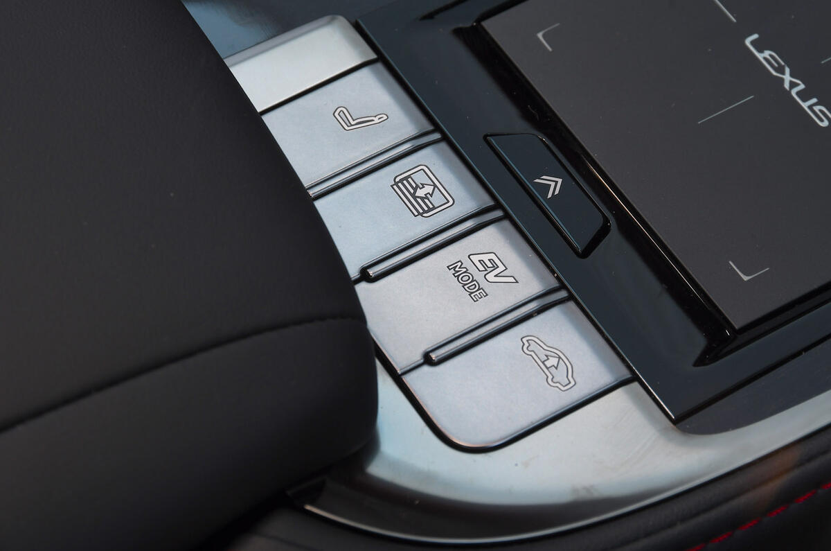 Lexus LS500h 2018 road test review EV controls