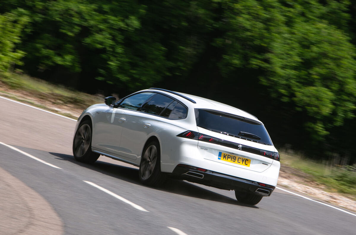 Peugeot 508 SW 2019 review - cornering rear