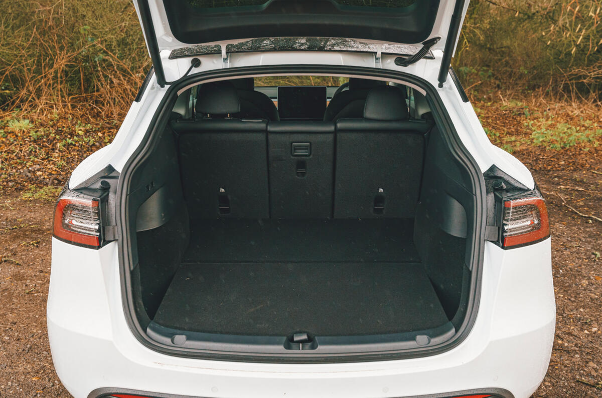 23 Tesla Model Y 2022 essai routier : essai boot