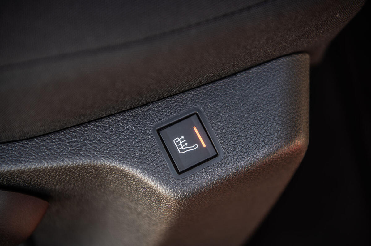 Vauxhall Combo Life 2018 road test review - heated seats