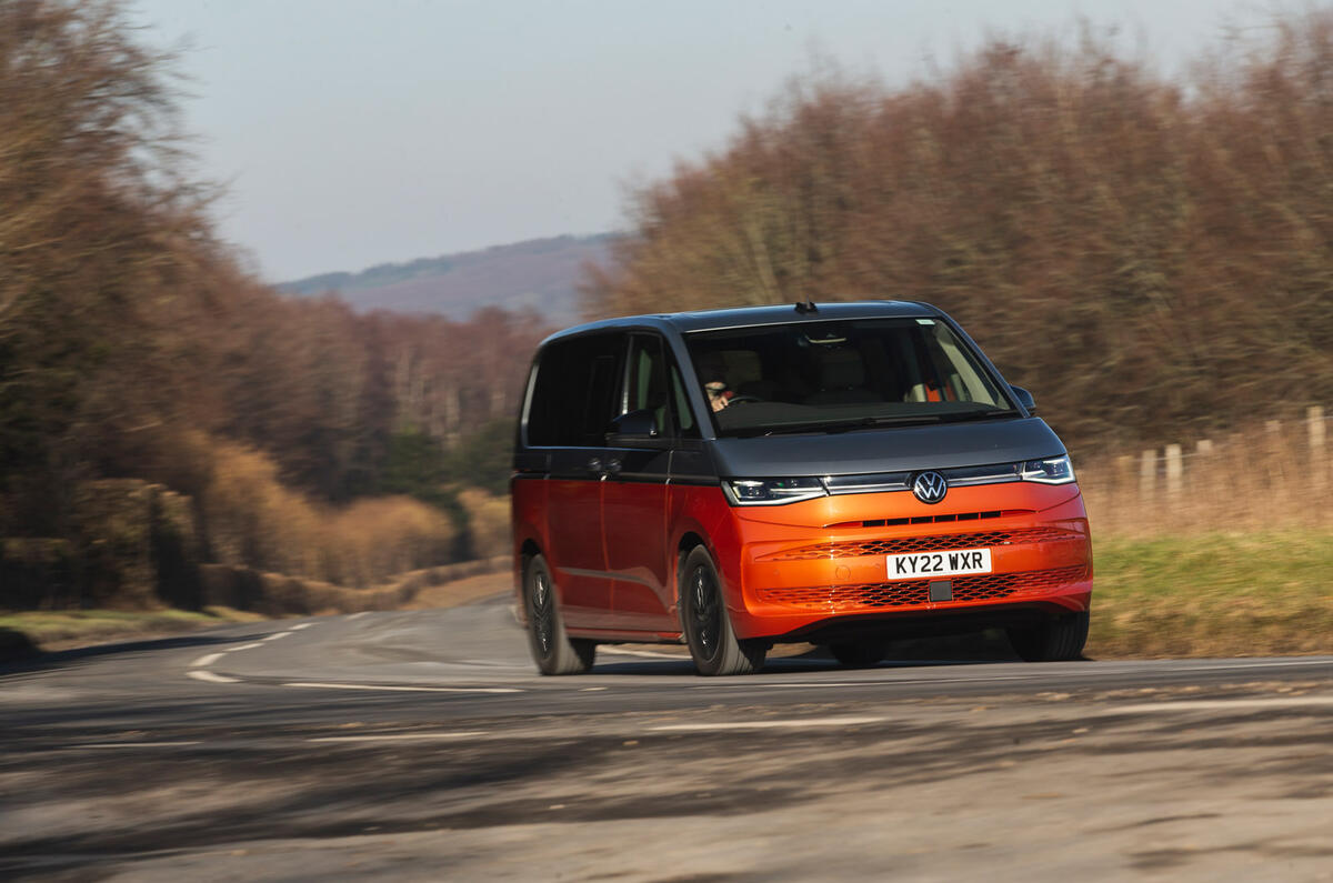 23 Volkswagen Multivan RT 2023 front cornering