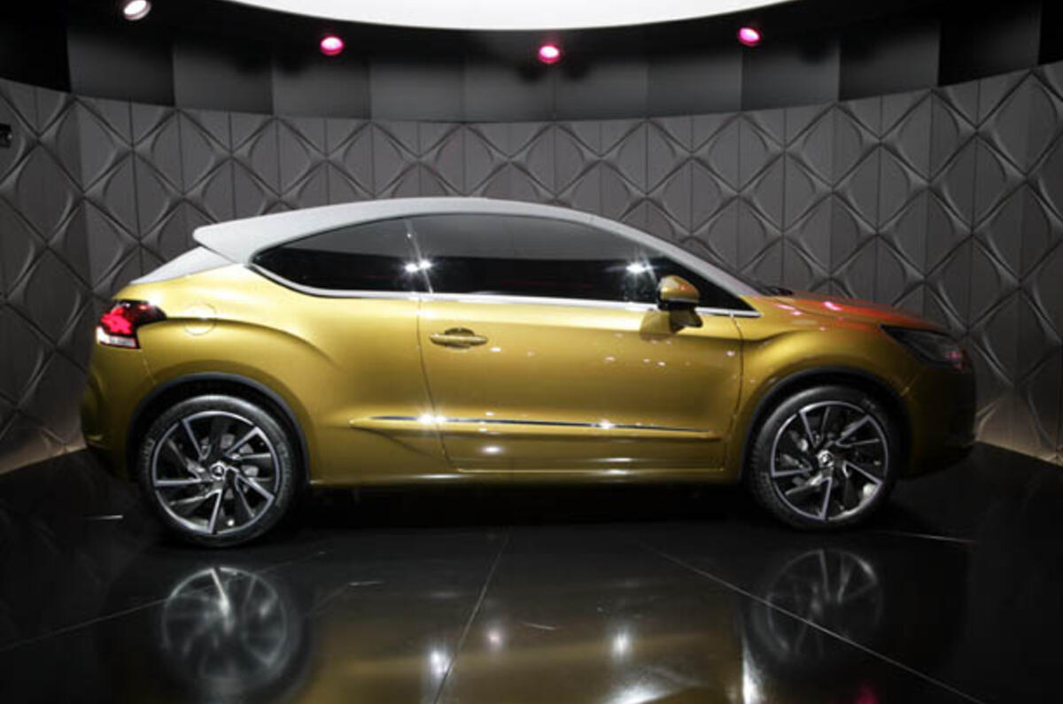 Citroen 'DS4': first interior pics