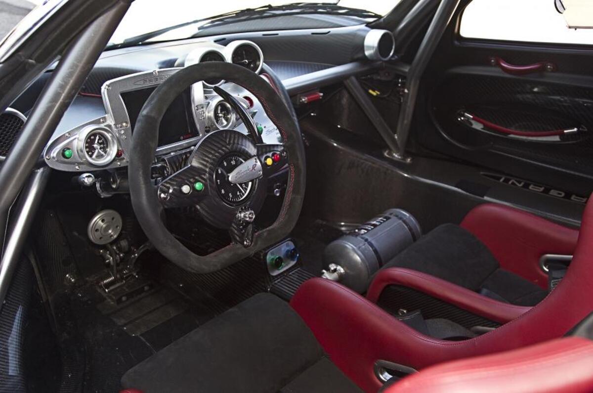 Pagani Zonda R dashboard