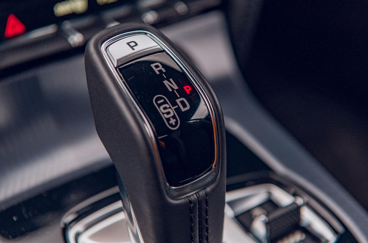 Jaguar F-Type 2020 road test review - gearstick Jaguar F-Type 2020 road test review - gearstick