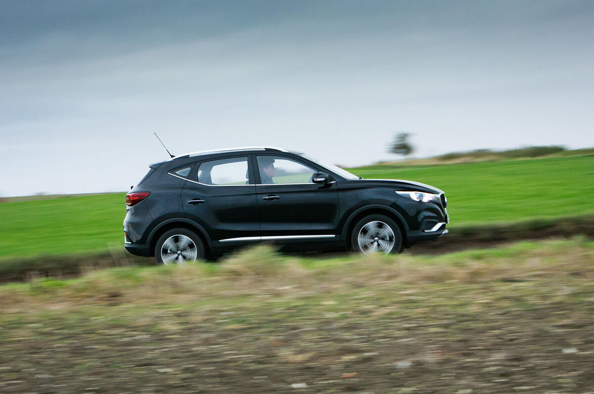 MG ZS EV 2019 road test review - on the road side