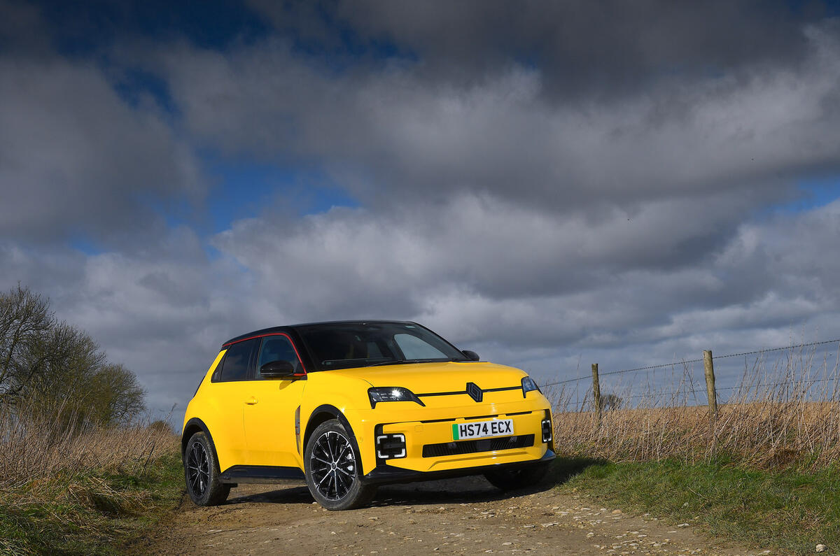24 Renault 5 2025 road test review front static