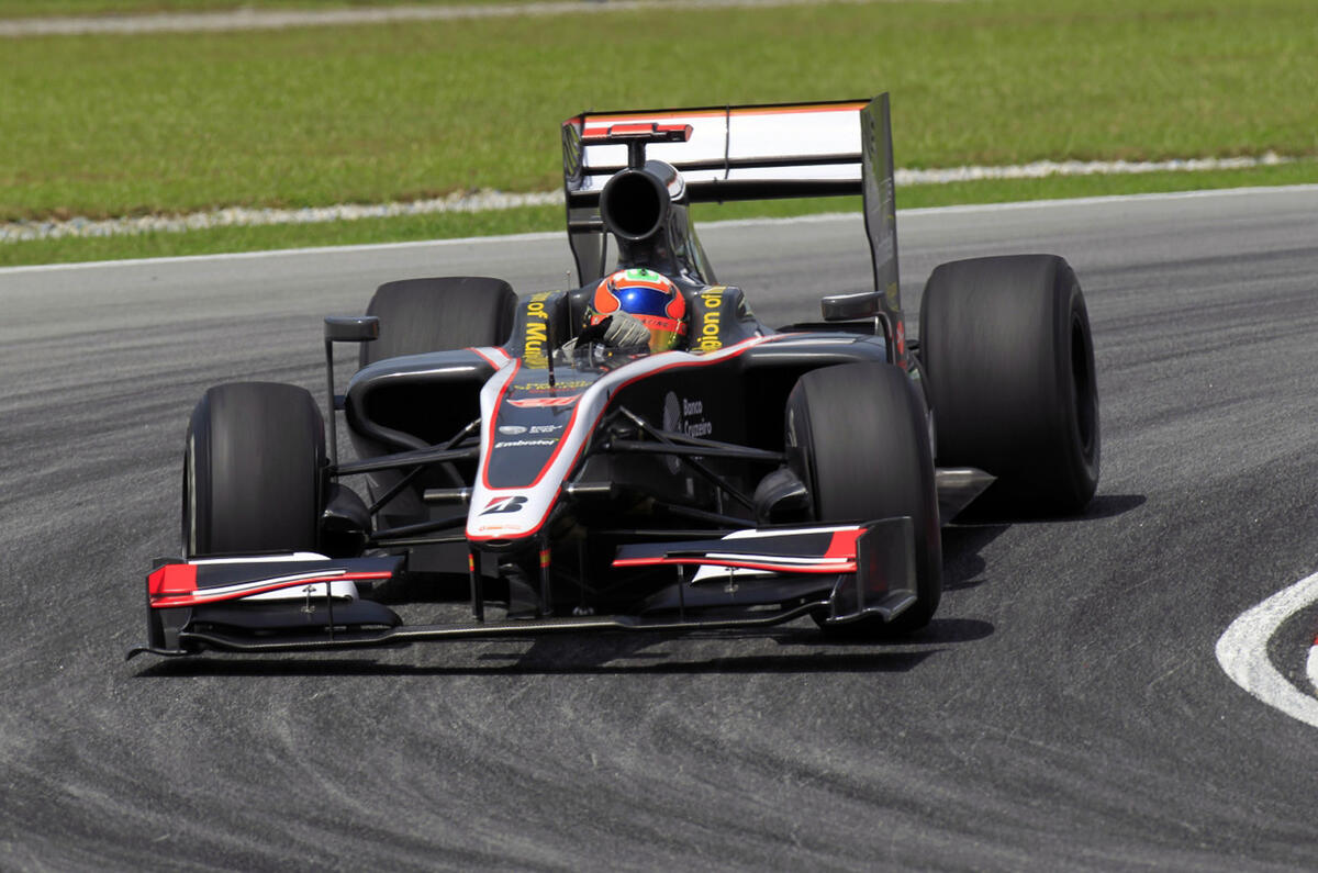 Hamilton fastest in F1 practice