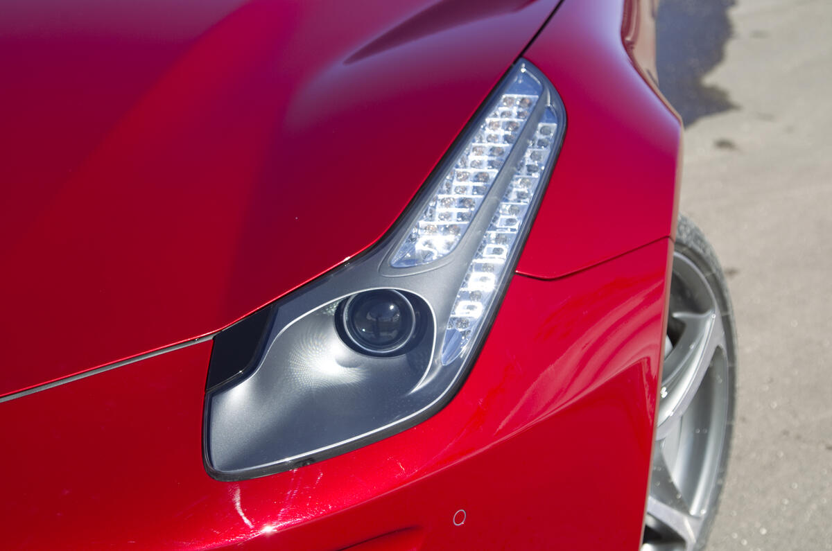 Ferrari FF bi-xenon headlights