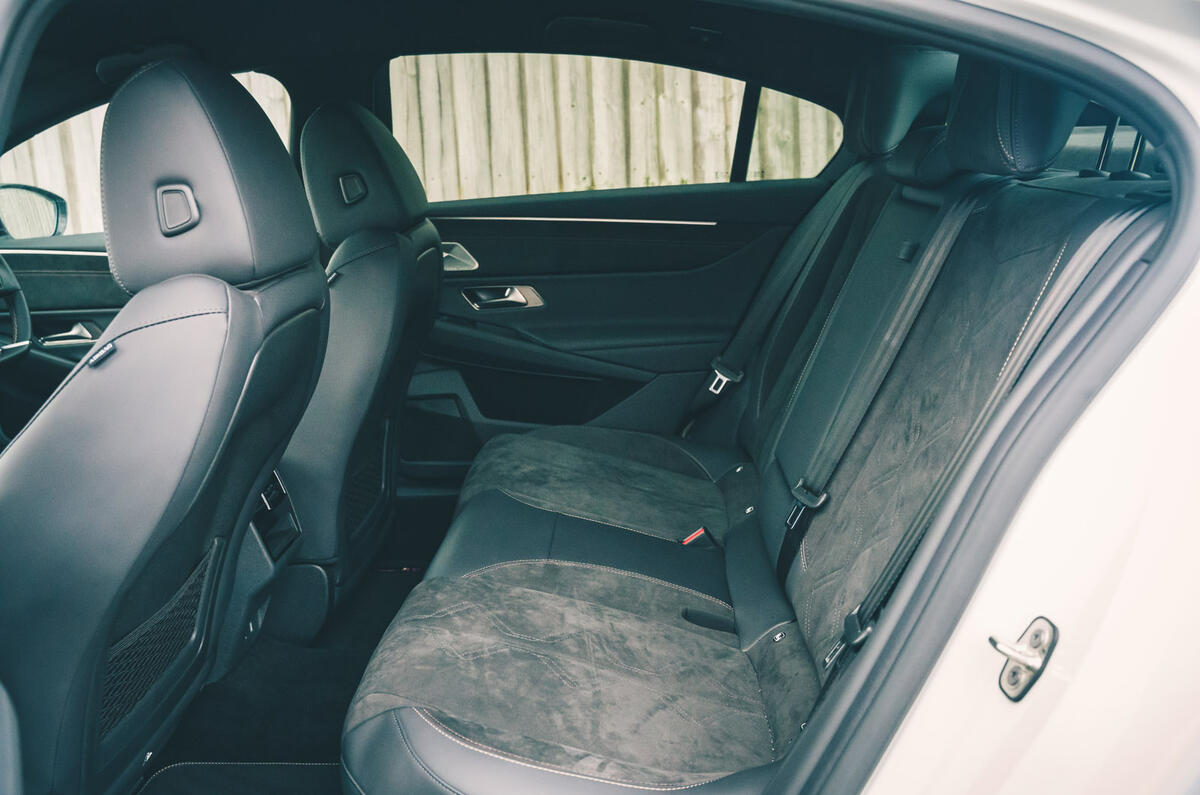 25 DS 9 2022 road test review rear seats