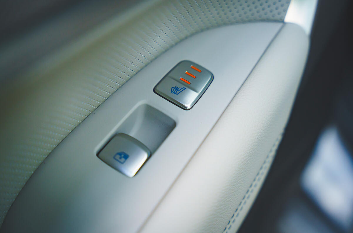 25 Genesis G70 2021 road test review seat controls