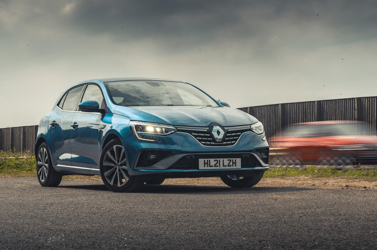 25 Renault Megane E Tech PHEV road test 2021 static