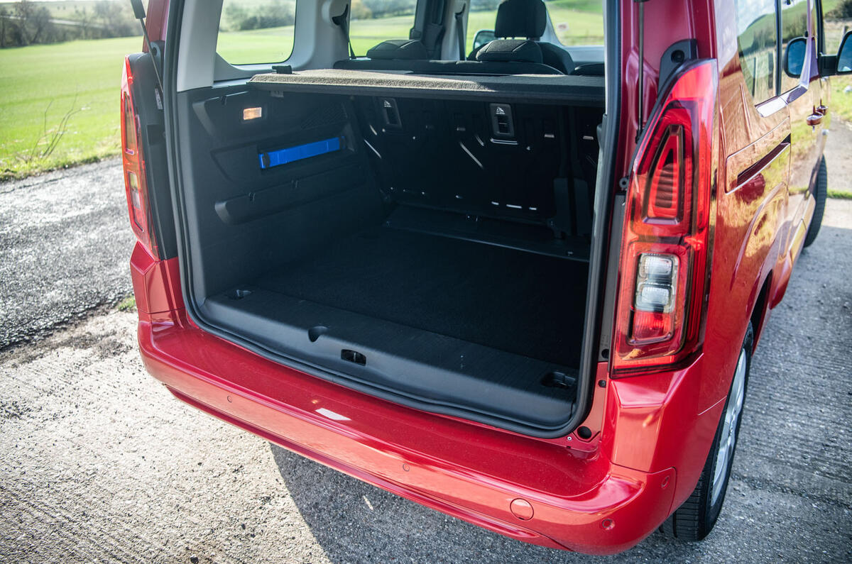 Vauxhall Combo Life 2018 road test review - boot