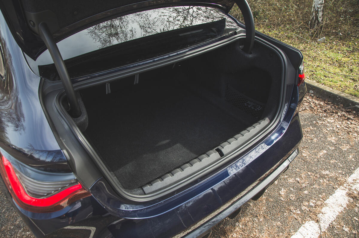 26 BMW M4 Competition 2021 RT boot