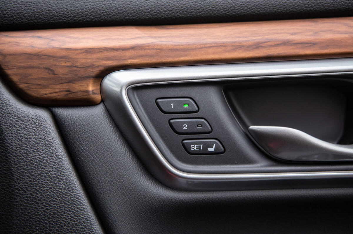 Honda CR-V 2018 road test review - seat controls