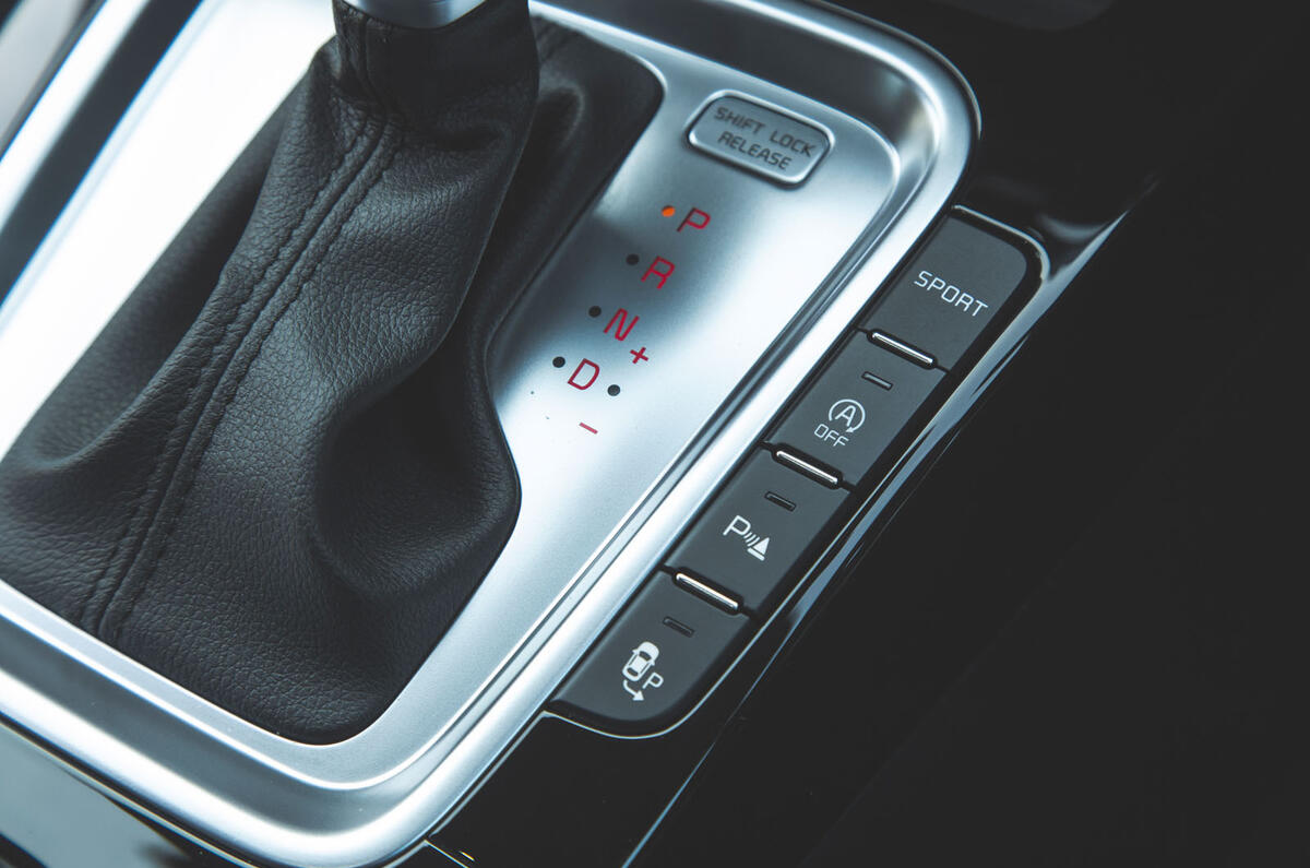 Kia Xceed 2019 road test review - sport mode button