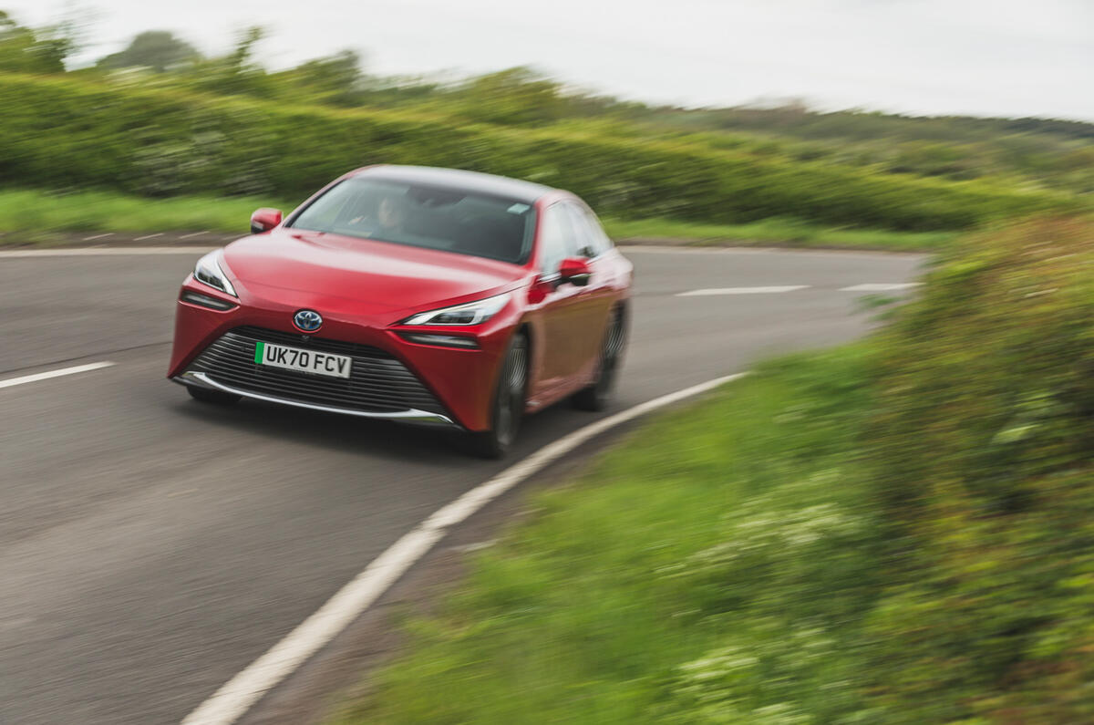 26 Toyota Mirai 2021 RT driving front