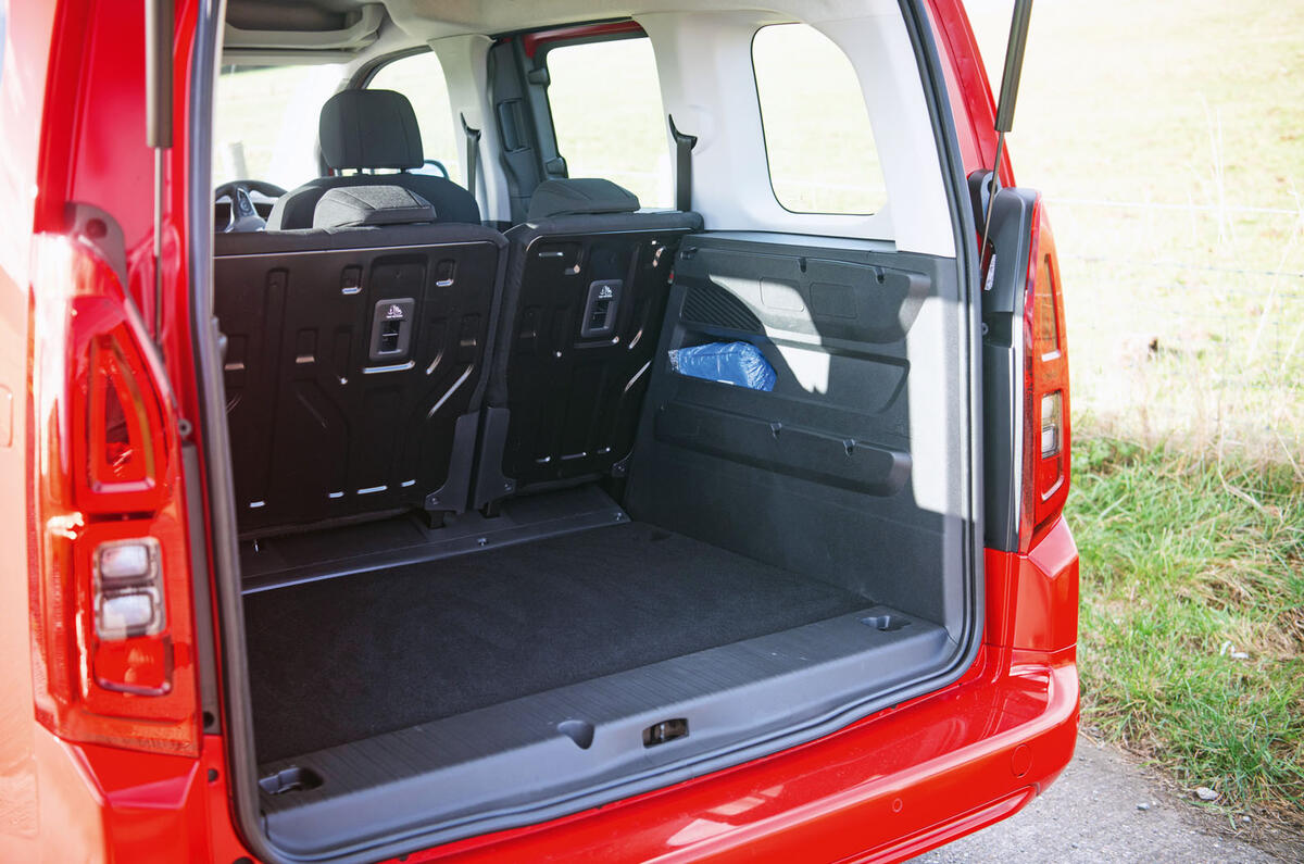 Vauxhall Combo Life 2018 road test review - boot cover off