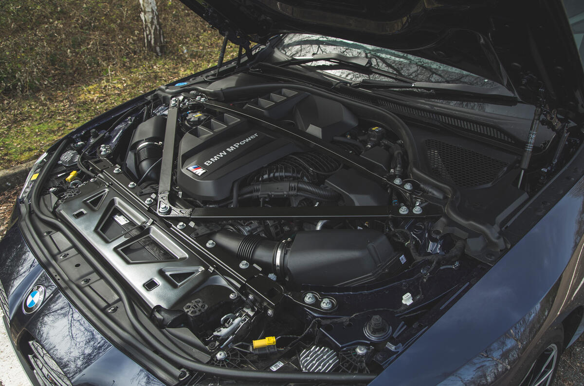27 BMW M4 Competition 2021 RT engine