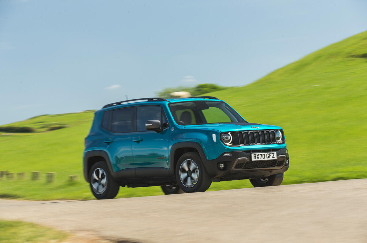 27 Jeep Renegade 4xe 2021 RT on road front