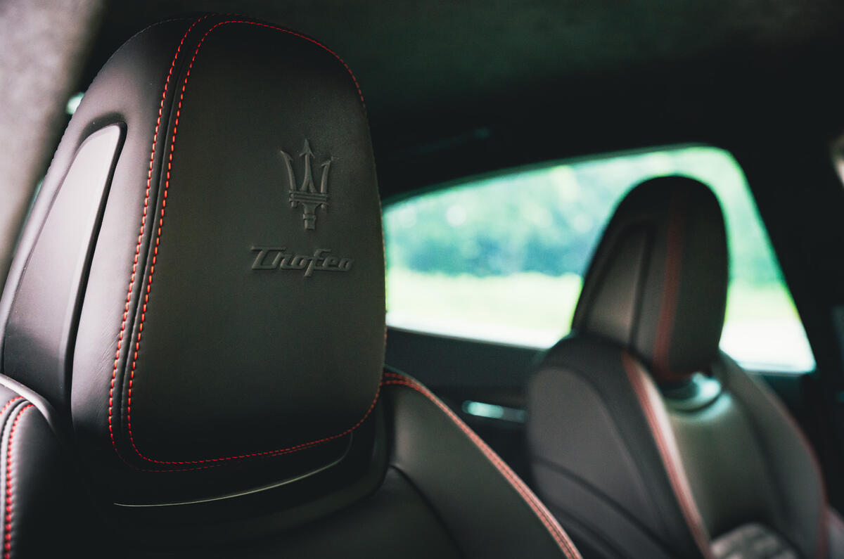 27 Maserati Quattroporte trofeo 2021 RT front seats
