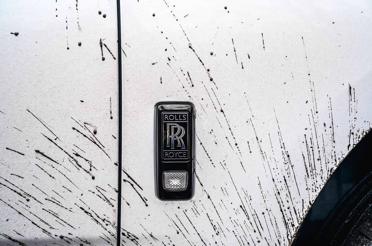 Rolls Royce Cullinan 2020 road test review - muddy badge