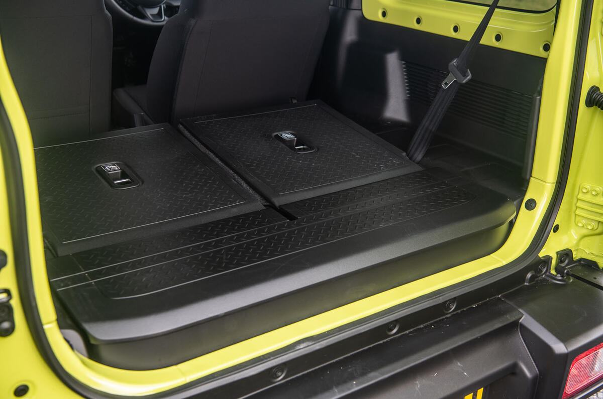 Suzuki Jimny 2018 : essai routier - coffre : sièges rabattus