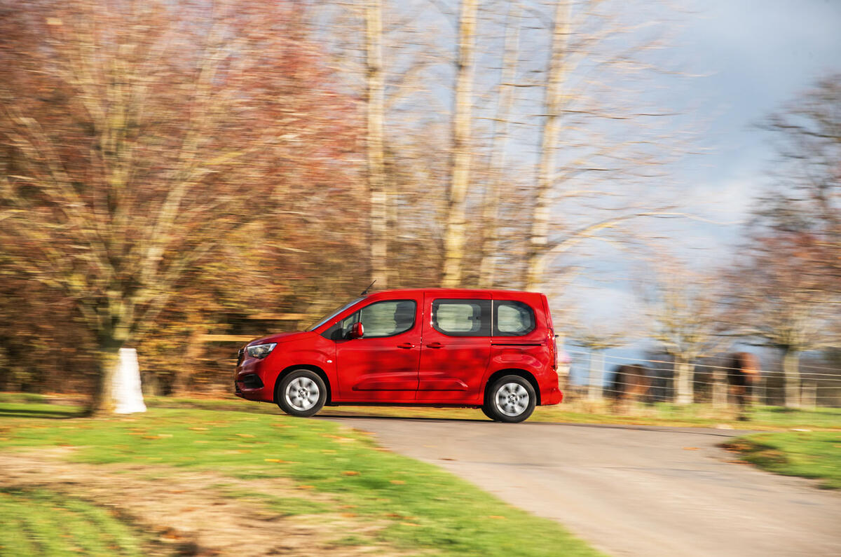 Vauxhall Combo Life 2018 road test review - on the road side