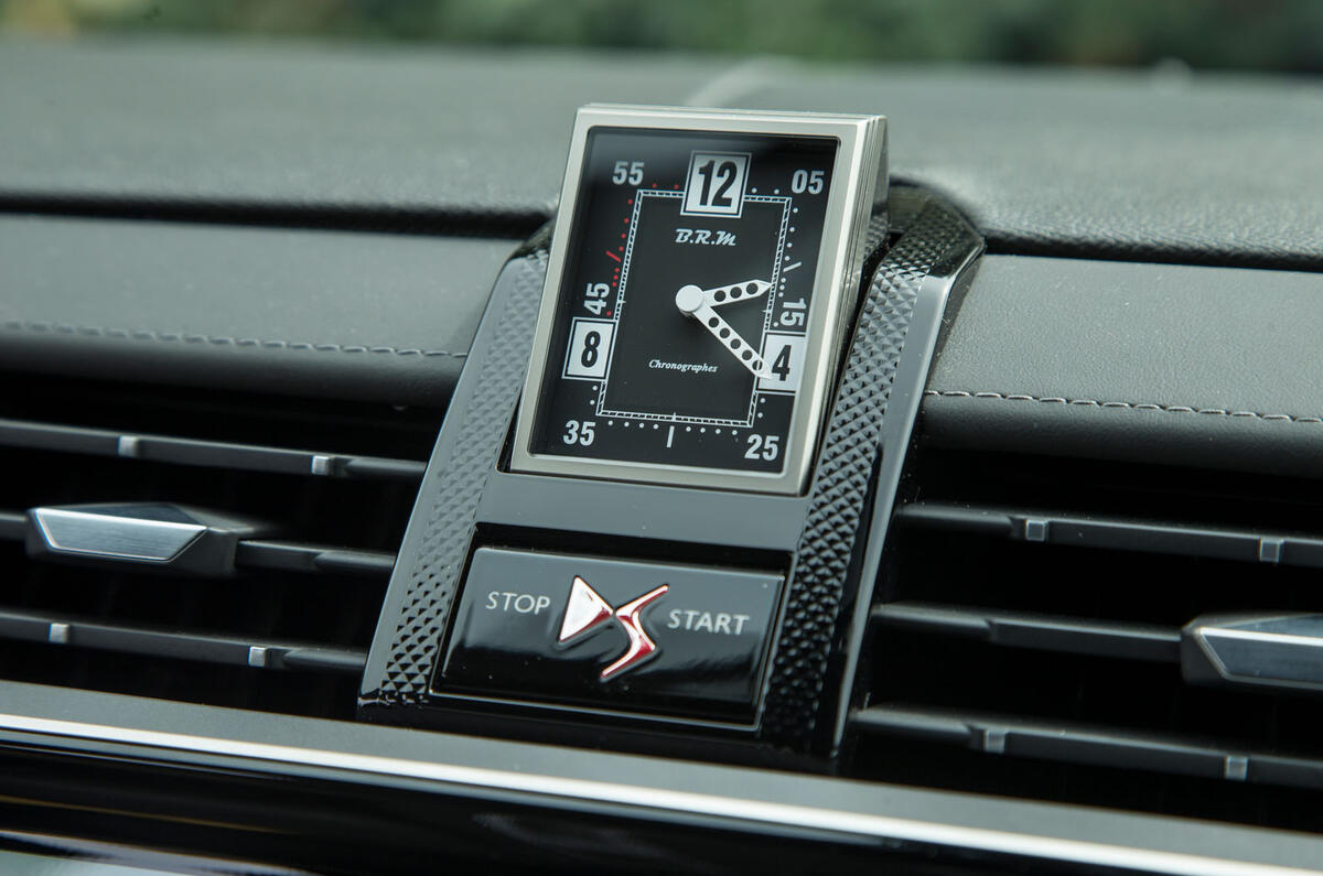 DS 7 Crossback 2018 road test review dashboard clock