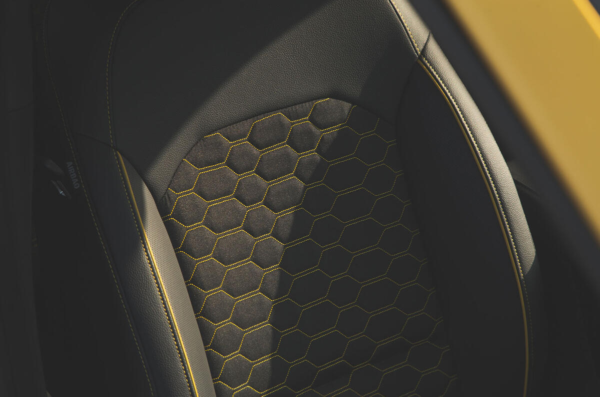 Kia Xceed 2019 road test review - seat details