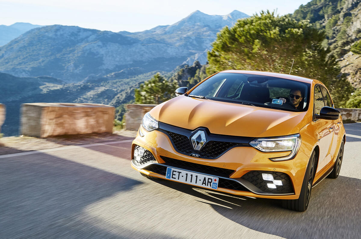 Renault Megane RS 280 2018 road test review on the road cornering