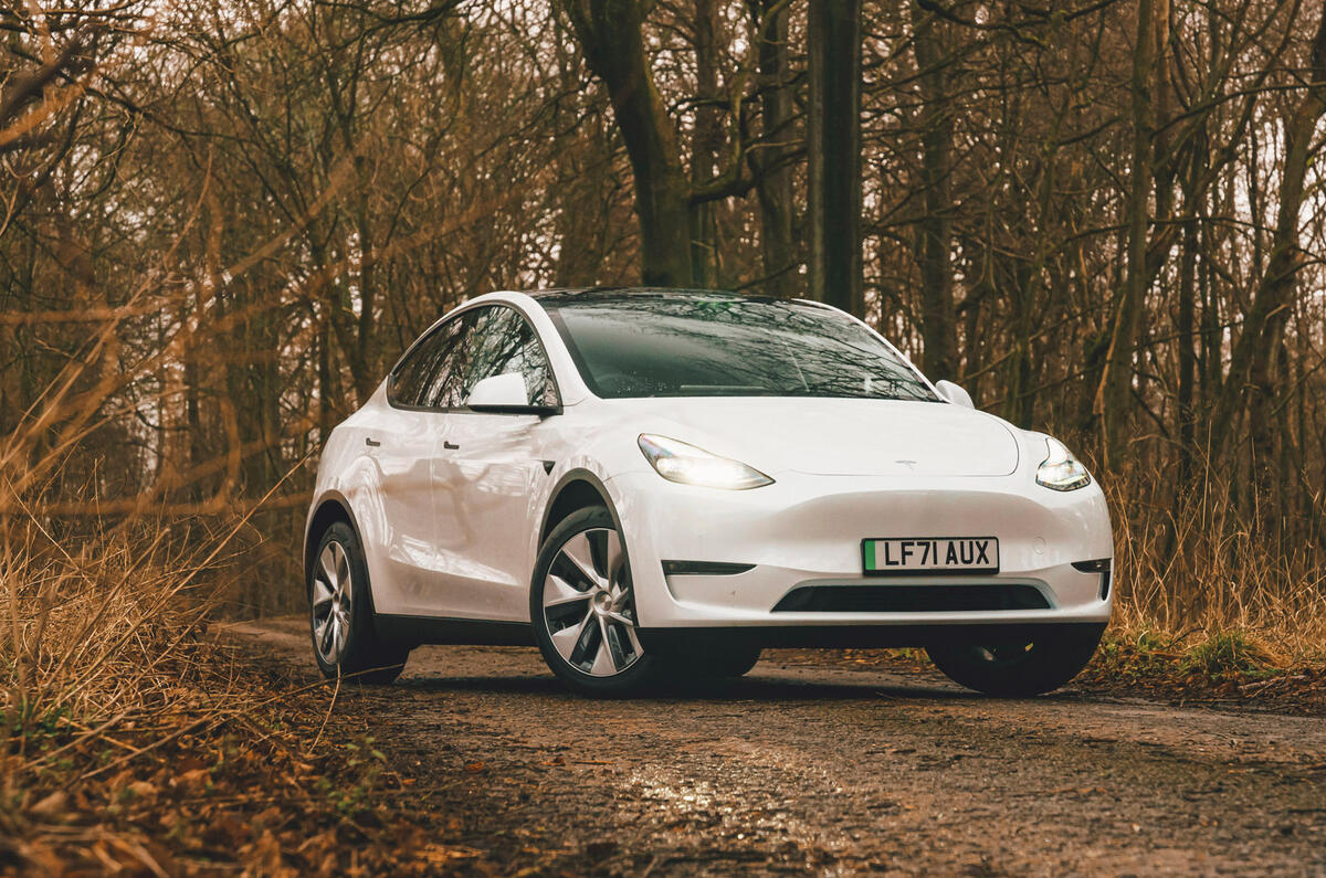 29 Tesla Model Y 2022 essai routier statique