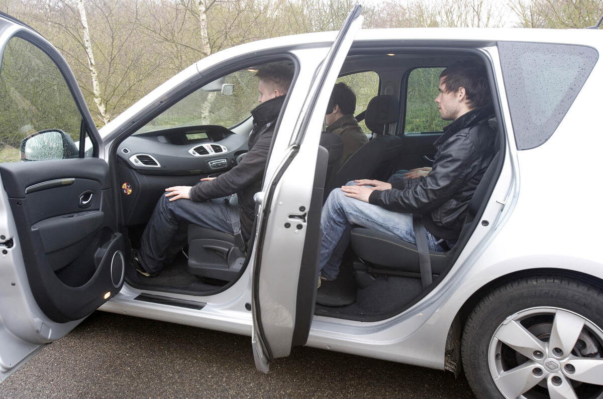 no title Meriva vs Scenic vs C3 Picasso