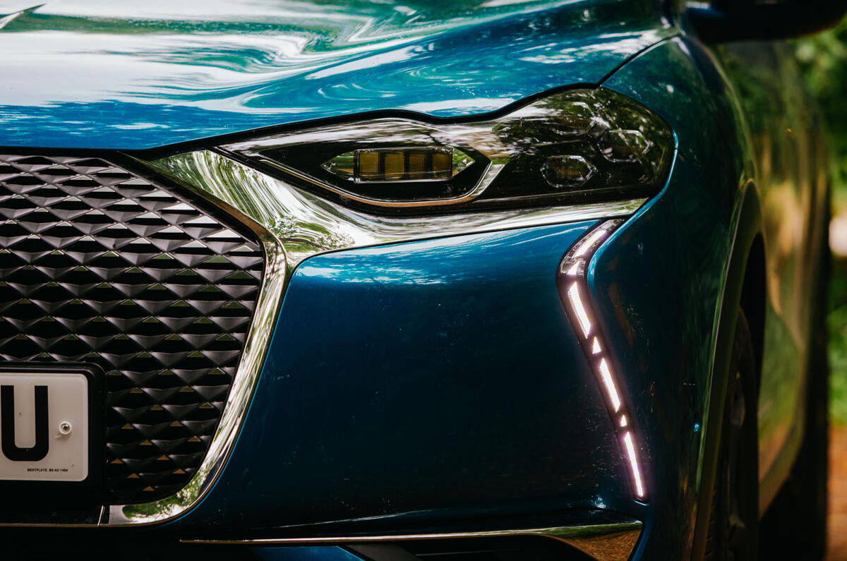 DS 3 Crossback 2019 road test review - headlights