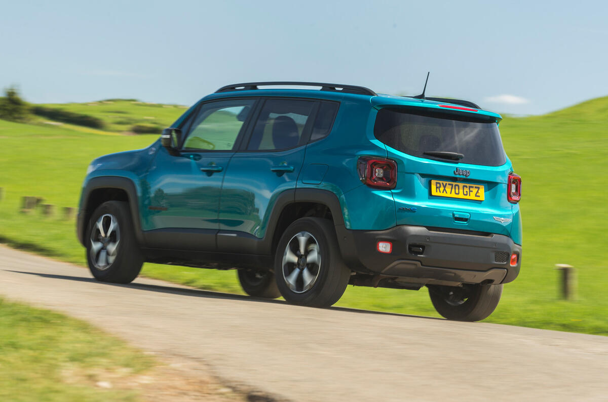 3 Jeep Renegade 4xe 2021 RT hero rear