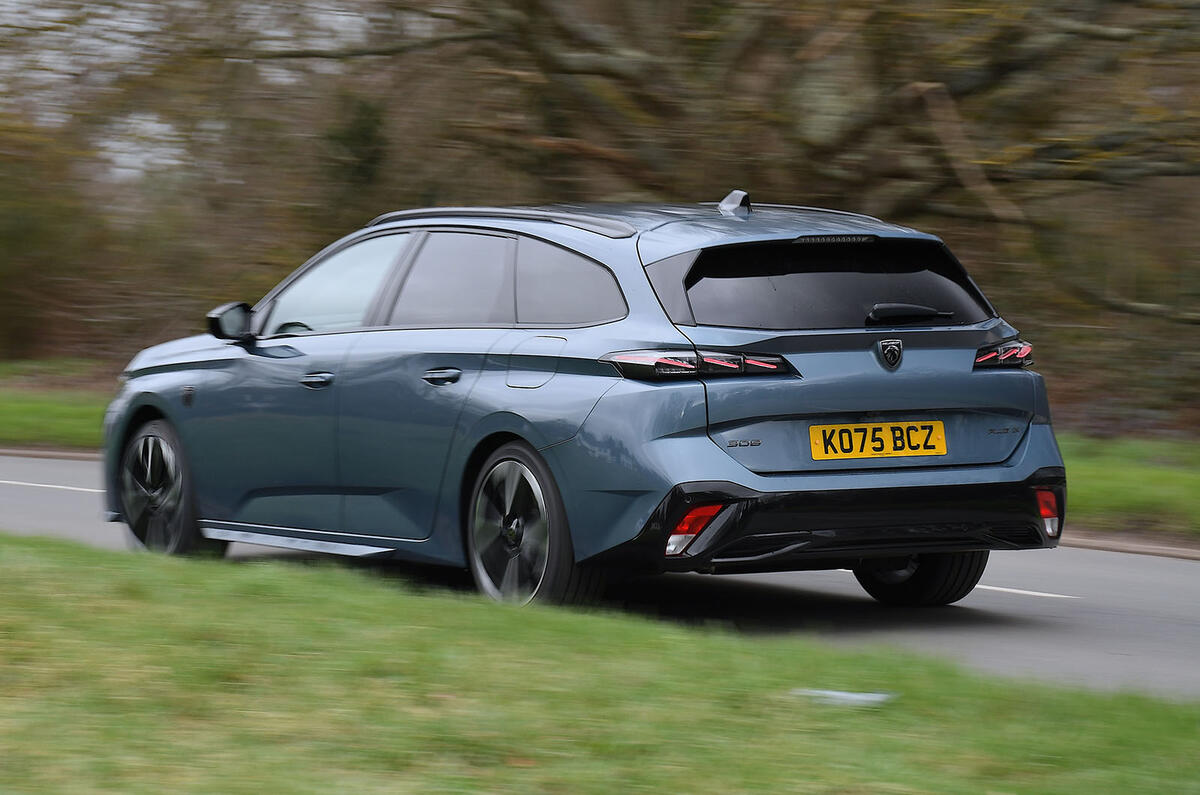 3 Peugeot 308 GT Plug in 2026 jb20260312 0835