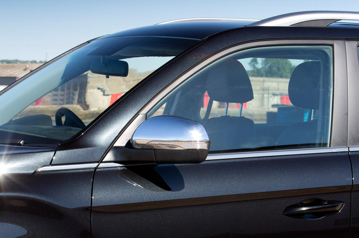 Ssangyong Musso Saracen 4x4 2018 road test review wing mirrors