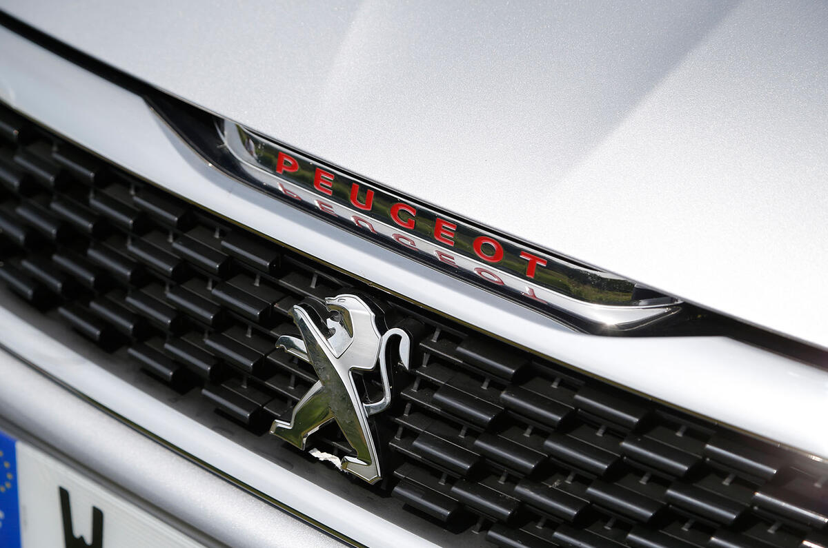 Peugeot 308 GTi 270 front grille