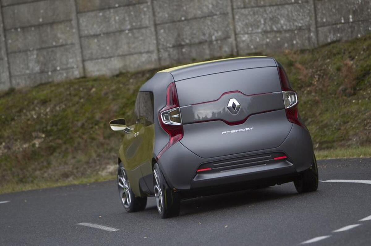 Renault Frendzy rear cornering