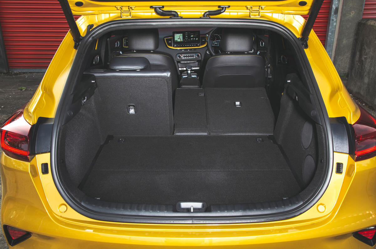 Kia Xceed 2019 road test review - boot