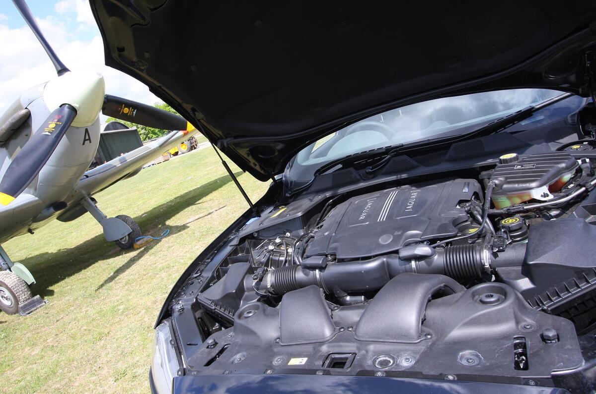 Jaguar XJ v Aston Rapide