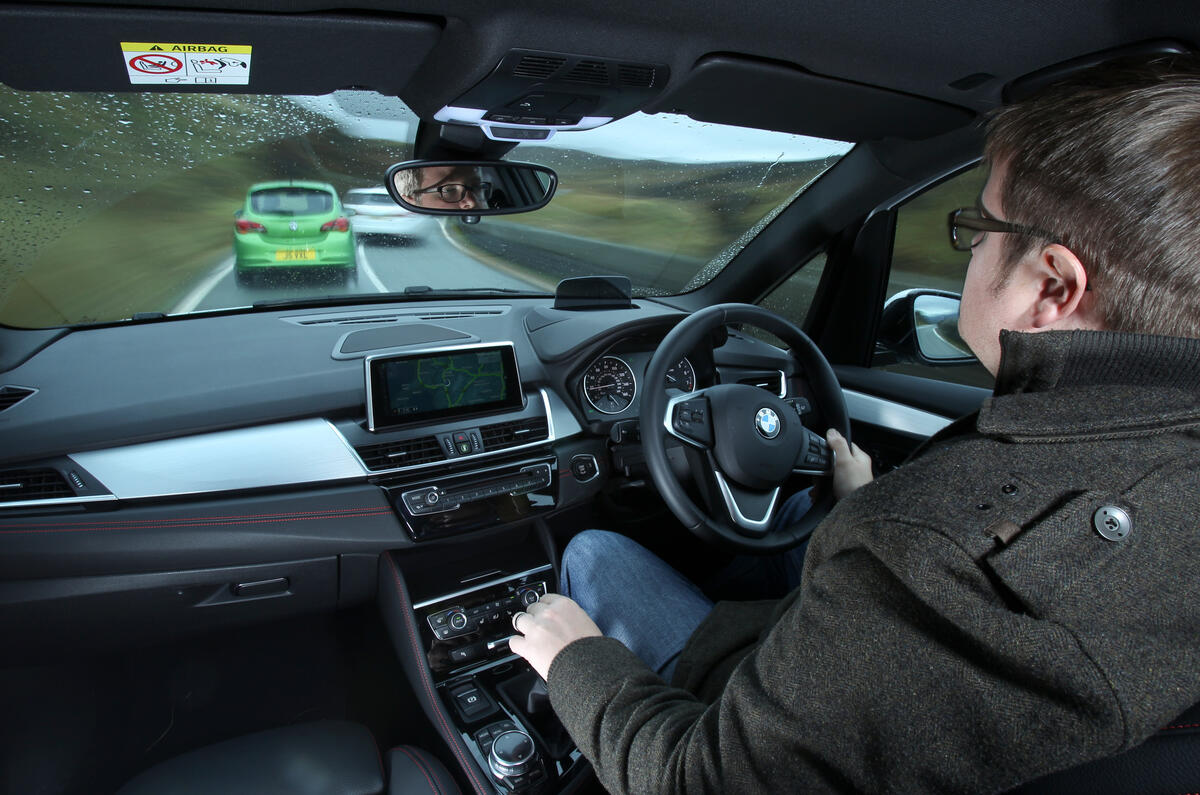 Comparison: three-cylinder engines on test