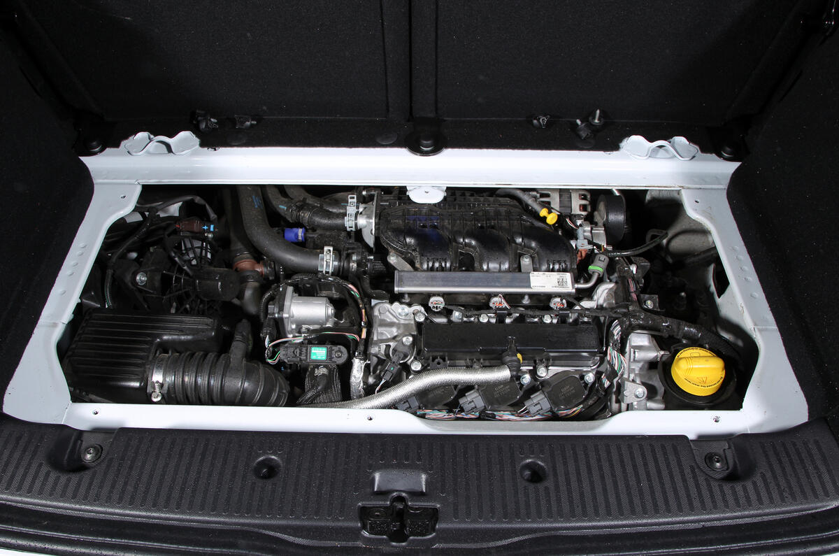 Comparison: three-cylinder engines on test
