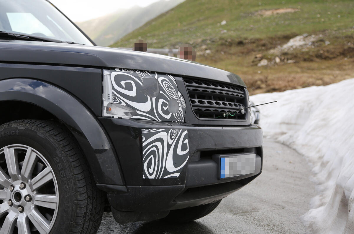Land Rover Discovery facelift to go on sale this year