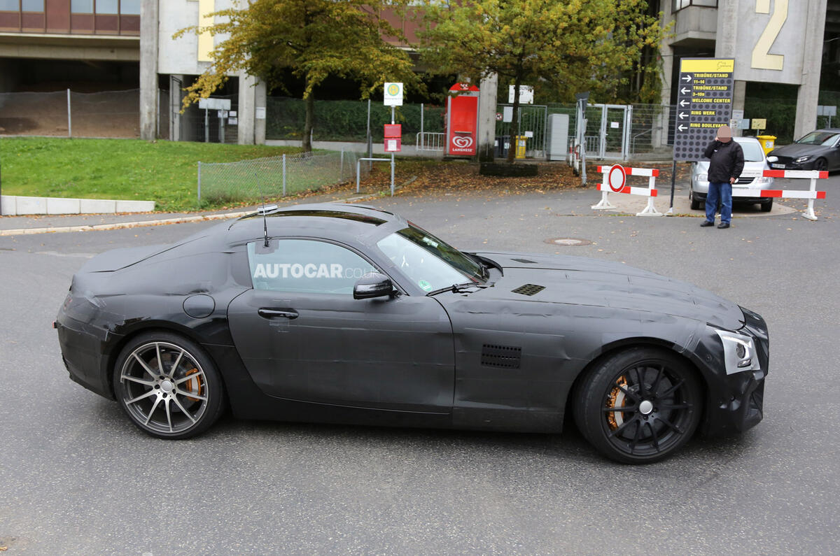 Mercedes' 911 rival spied testing - latest pictures