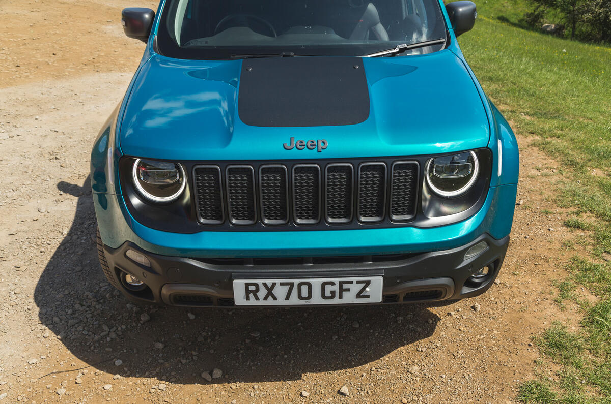 4 Jeep Renegade 4xe 2021 RT nose