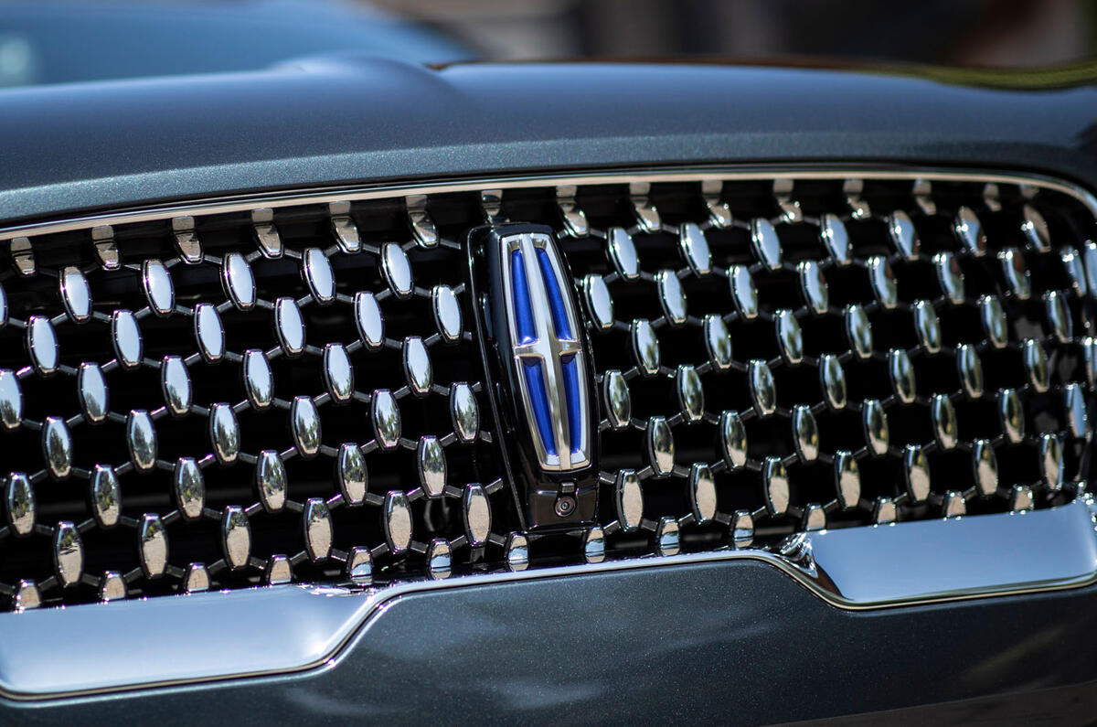 Lincoln Aviator 2020 road test review - front grille Lincoln Aviator 2020 road test review - front grille