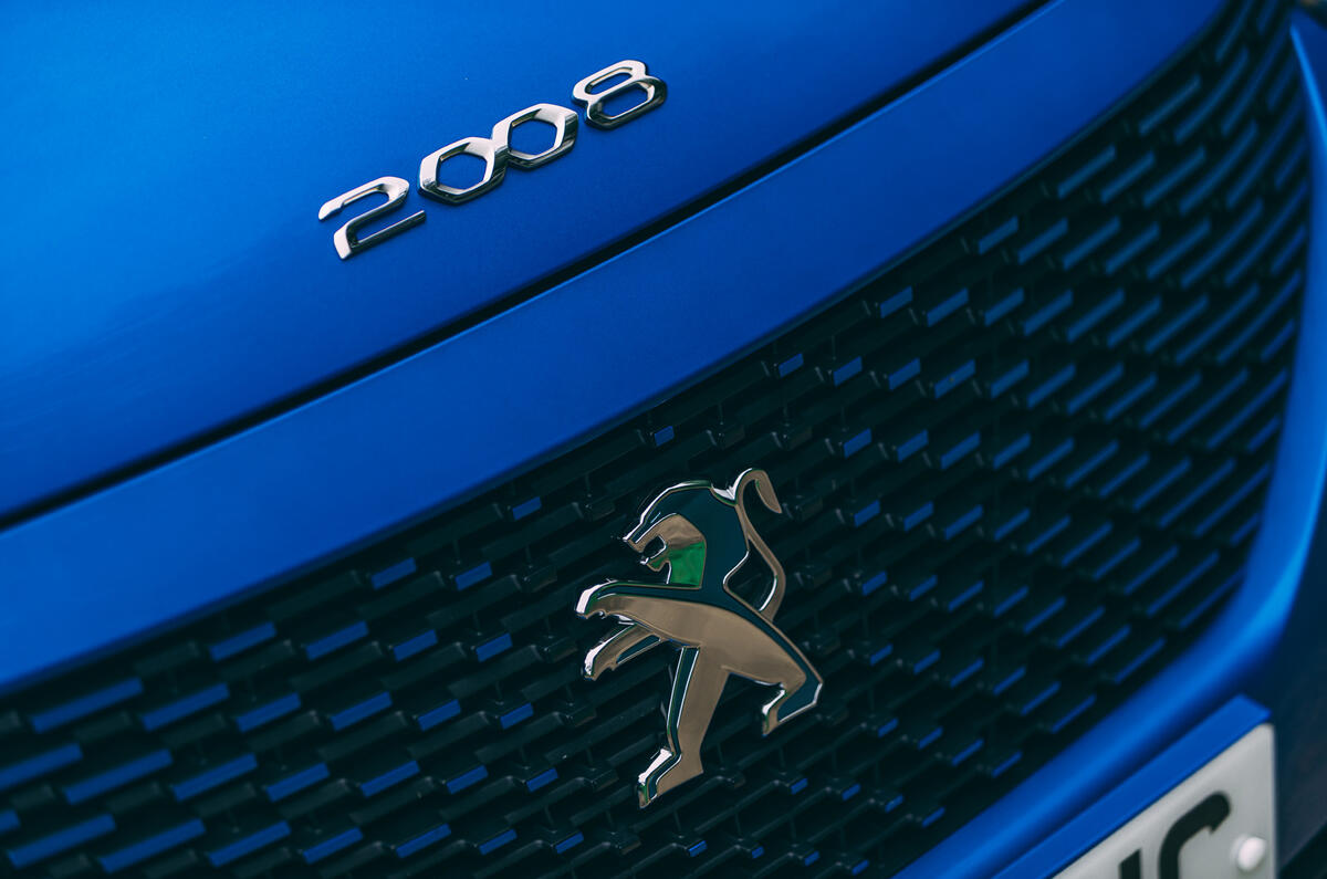 Peugeot e-2008 2020 road test review - nose